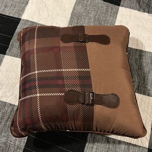 Throw pillow